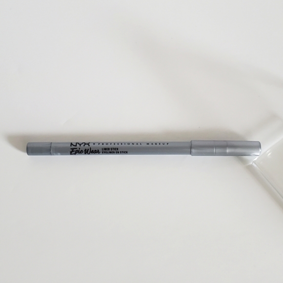 NYX Professional Makeup Epic Wear Waterproof Eyeliner Pencil - Silver Lining - Picture 3 of 3